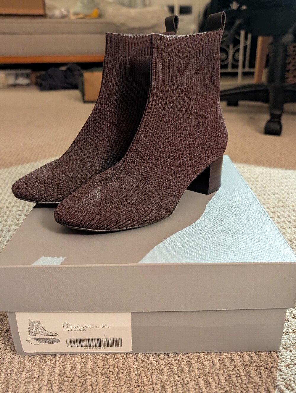 NWT Everlane Glove Boot, Dark Brown, Size 6